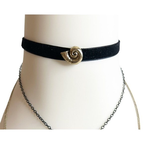 Disney Magic & Mischief Villains Ursula 3 Strand Necklace Ariel's Voice NEW - Picture 3 of 7